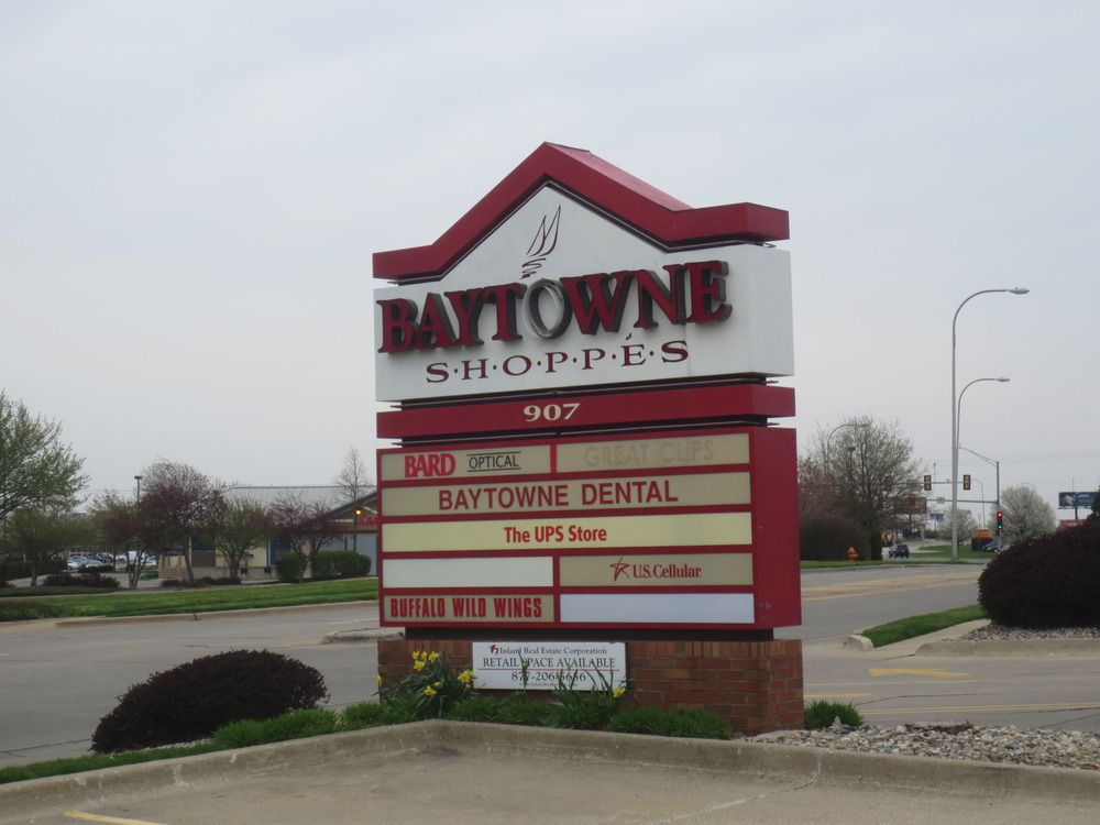 Baytowne Shoppes Corner Lot: 911 W. Marketview Dr., Champaign, IL 61822